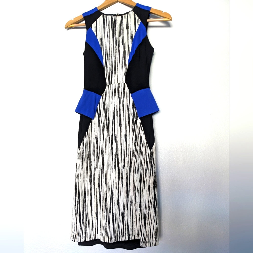 bebe Bodycon dress Black/white vertical print with Blue color block SZ 00